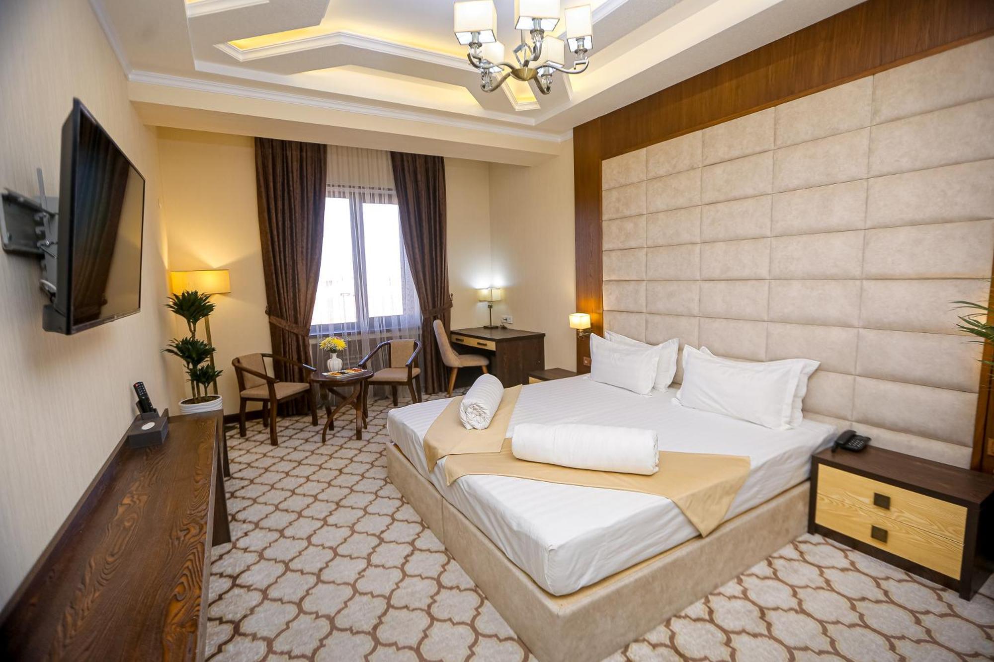 Royal Grand Hotel, Turkistan Екстериор снимка