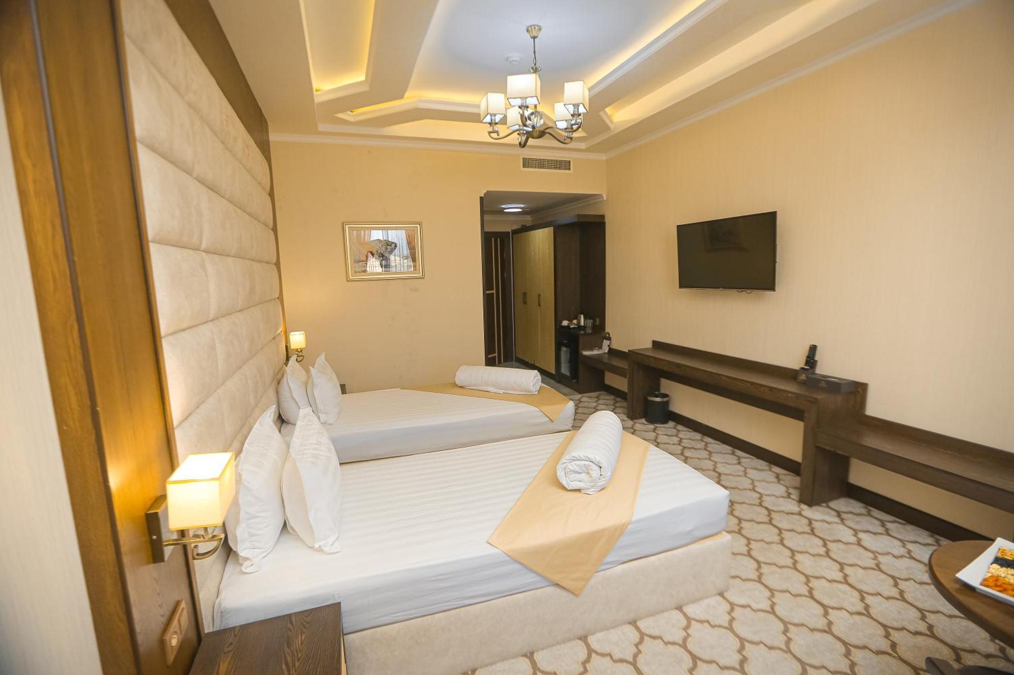 Royal Grand Hotel, Turkistan Екстериор снимка