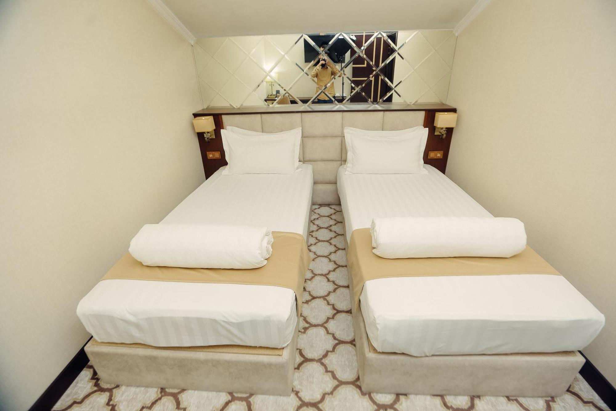 Royal Grand Hotel, Turkistan Екстериор снимка